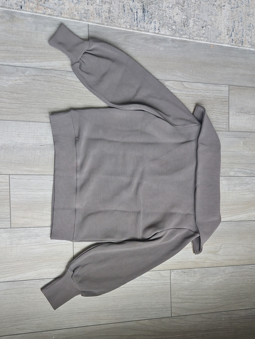 Varley Sweater - Picture 11 of 11